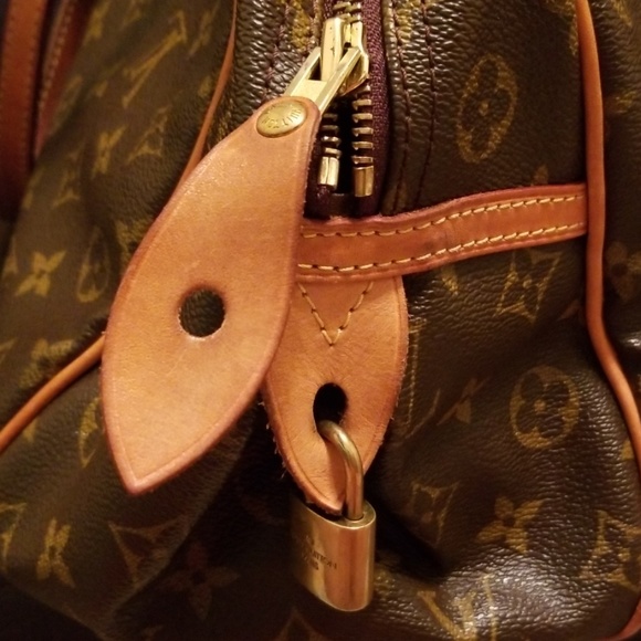 Louis Vuitton Montorgueil GM Handbag - Picture 7 of 16